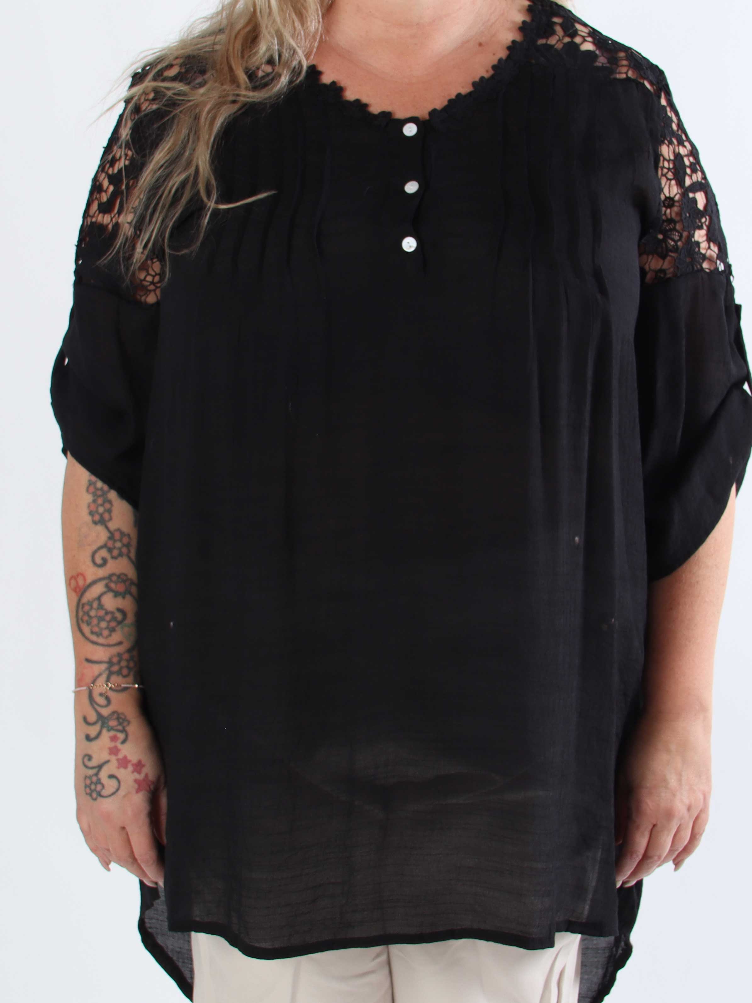 Rosalie - Sød feminin plus size tunika med broderet ryg